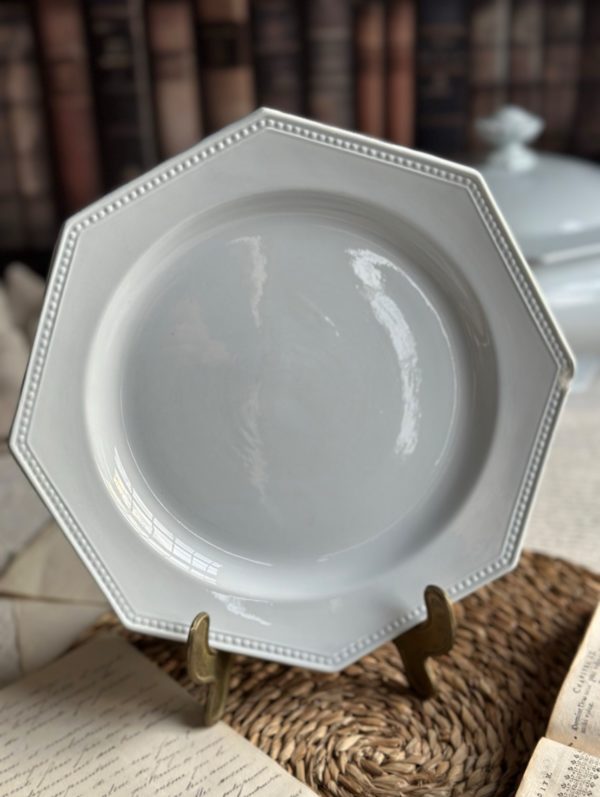 Réservé - Suite de 6 assiettes plates octogonales Montereau perle, bleuté - début XIXème – Image 2