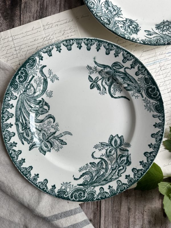 III. Suite de 6 assiettes plates dépareillées – Image 7