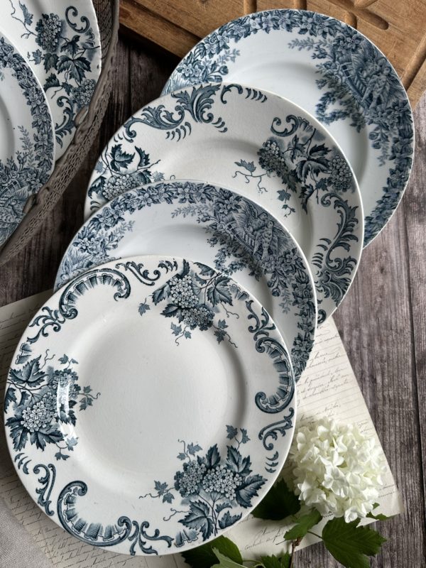 I. Suite de 6 assiettes plates dépareillées – Image 2