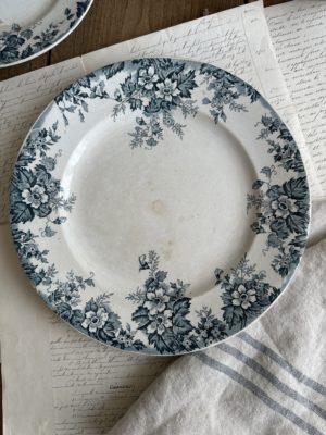 Plat rond Saint Amand et Hamage modèle Marie Louise