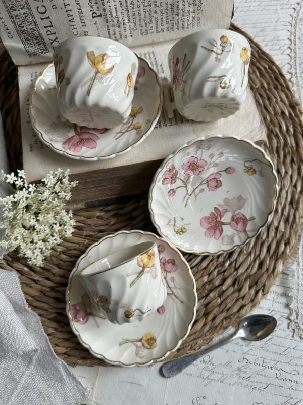 Suite de 3 tasses polychromes terre de fer Lunéville - dînette – Image 4