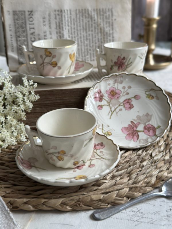 Suite de 3 tasses polychromes terre de fer Lunéville - dînette – Image 5