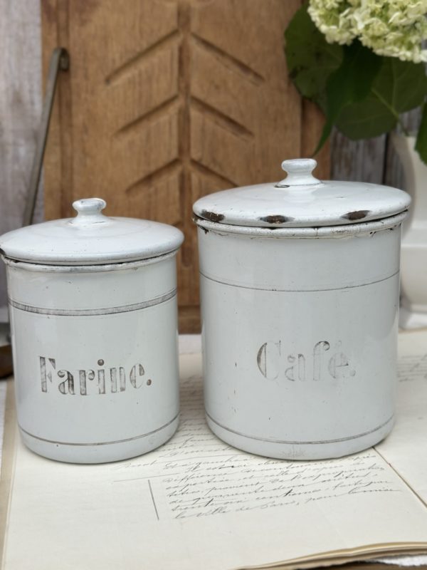 Deux pots à épices anciens en métal "Café" et "Farine" – Image 2