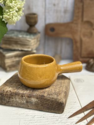 Petit poêlon, caquelon en terre cuite vernissé jaune