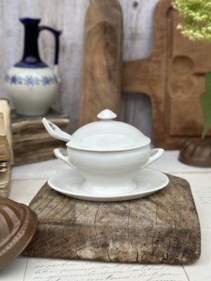 Petit moutardier en porcelaine