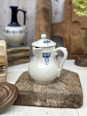 Petit pot à lait / pichet St Uze