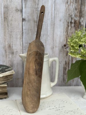 Vieil ustensile de cuisine / cuillère ancienne en bois