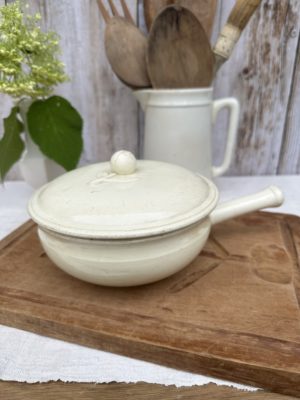 Très ancien poêlon en faïence