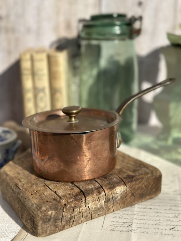 Petite casserole avec un bec verseur pour sauces, crèmes - Atelier du Cuivre – Image 2