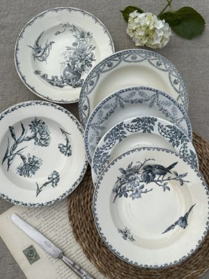 I. Suite de 6 assiettes creuses dépareillées