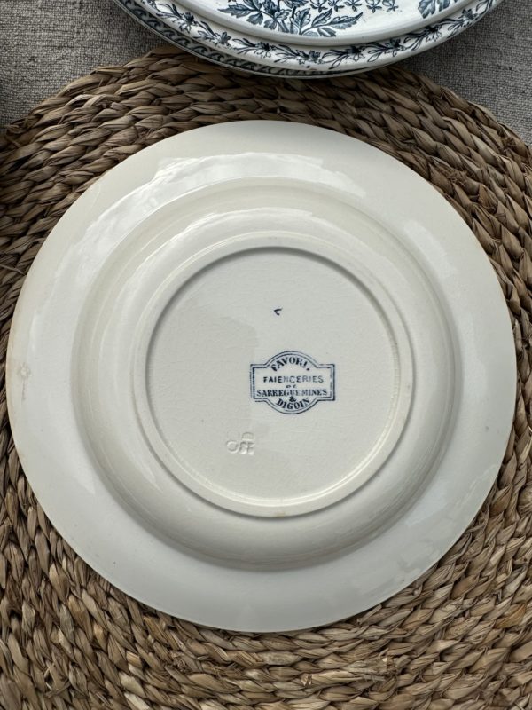 II. Suite de 6 assiettes creuses dépareillées – Image 4