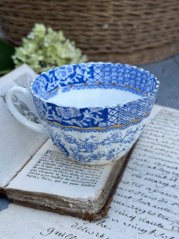 Tasse à thé en porcelaine anglaise Blairs – Image 2