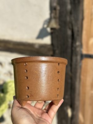 Réservé - pot faisselle avec pieds