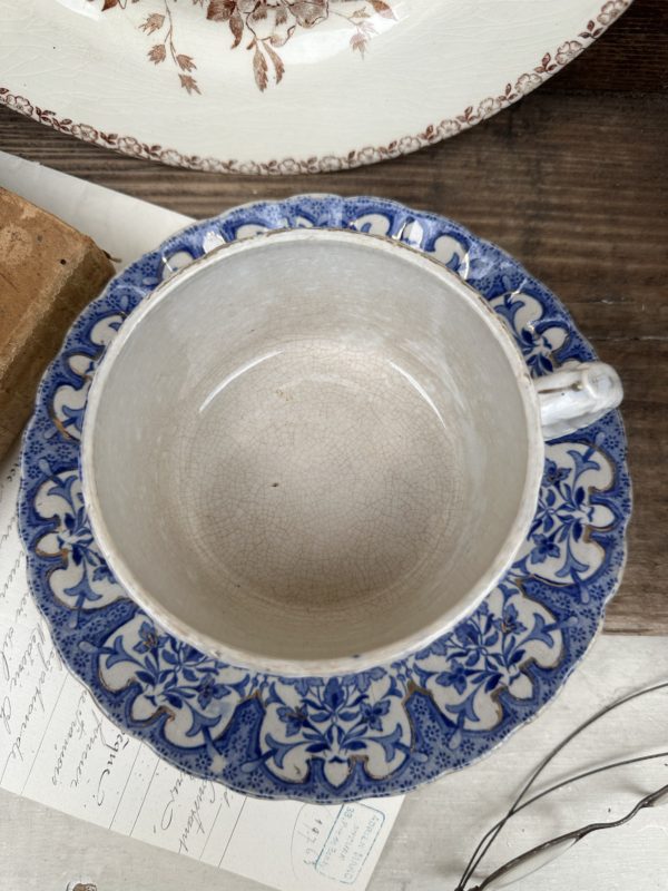 Grande tasse à chocolat et sa sous-tasse Choisy le Roi modèle Madrid – Image 8