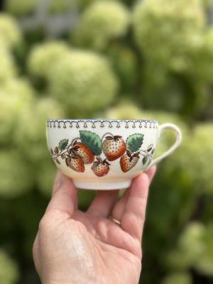 Reservé - Tasse à thé polychrome