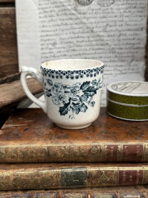 II. Tasse à café St Amand et Hamage modèle Guadeloupe