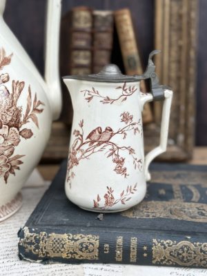 Pichet HB modèle Takou