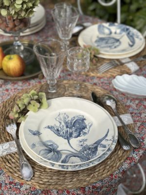 Suite de 6 assiettes à dessert Creil et Montereau modèle Tulipes