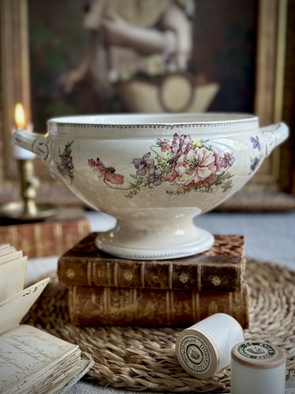 Soupière polychrome manufacture impériale et royale belge