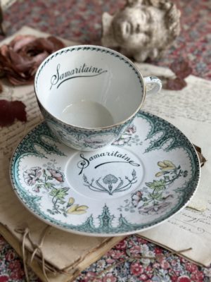 Sublime et grande tasse à chocolat Lunéville modèle Arras pour Samaritaine