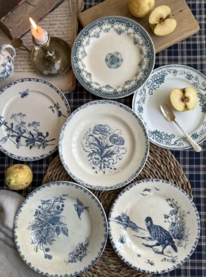 I. Suite de 6 assiettes à dessert, dépareillées