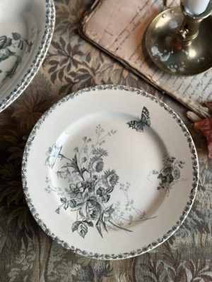 Plat piédouche Choisy le Roi modèle Sce Français, vert profond