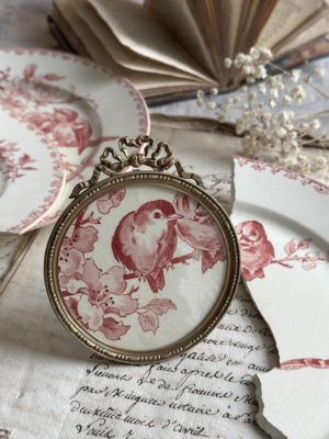 Cadre ancien en bronze et  motif terre de fer Favori Sarreguemines