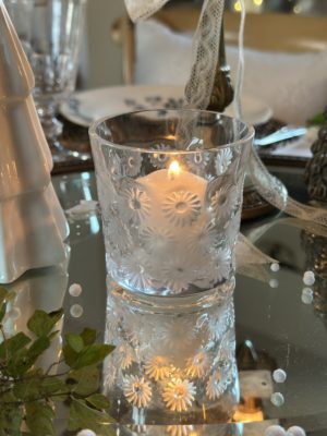 Petit photophore en cristal signé Lalique modèle Napsbury