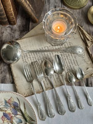 Sublime ménagère 37 pièces XIXème en métal argenté