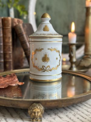 Pot apothicaire en porcelaine de Limoges, peint à la main à l'or fin, XIXème