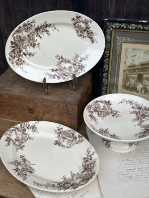 Réservé - Compotier et deux plats ovales Choisy Le Roi modèle Pompadour