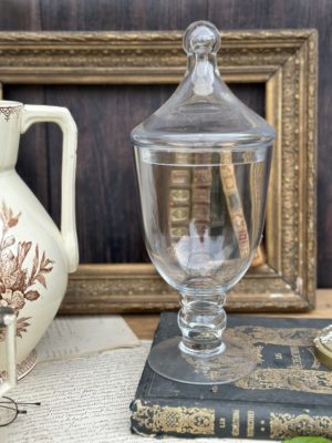 Réservé - 2 drageoirs en verre, légumier St. Amand modèle Manon, petit plateau et les œufs décoratifs en pierre