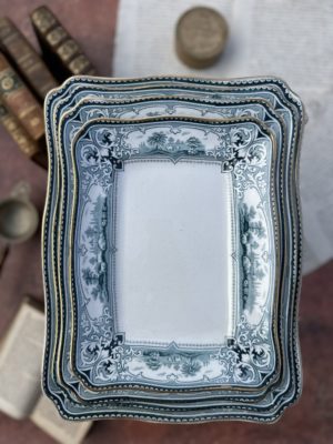 Plat rectangulaire F & Sons Ltd  modèle VERONA - Angleterre vers 1908